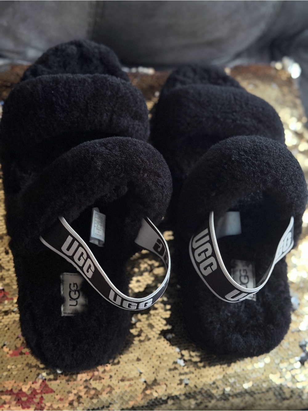 UGG black slipper size 9 - Picture 3 of 5